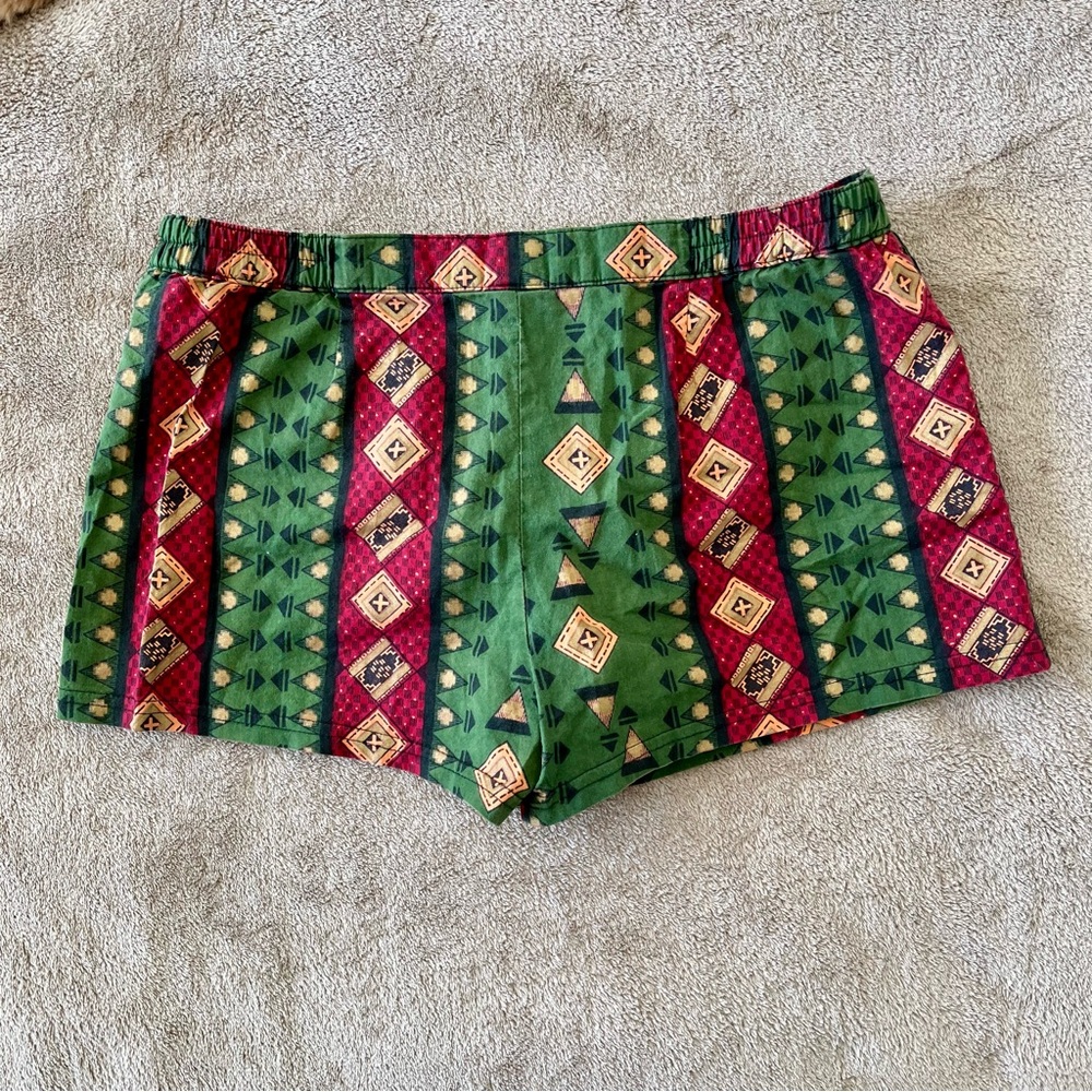 Men's Green Tribal Patterned Swim Trunks - Picture 3 of 5
